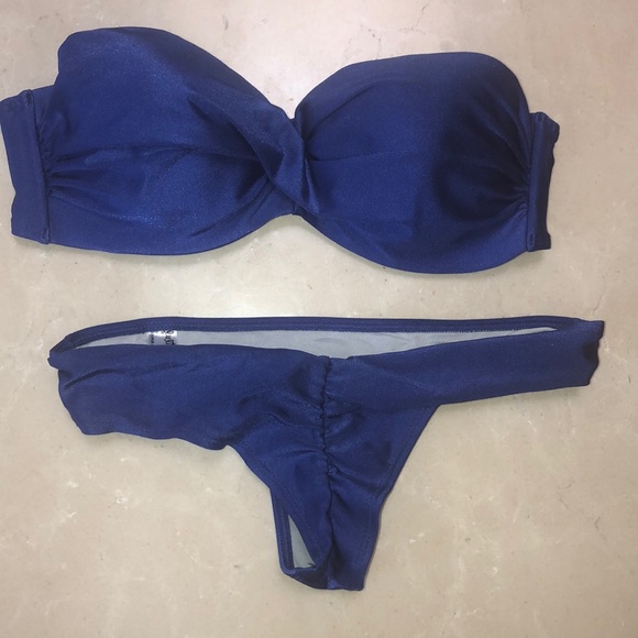 Blue bikini - Picture 2 of 2